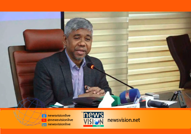 চেয়ারম্যান একটি কালো জিপে করে এনবিআর ত্যাগ করেন